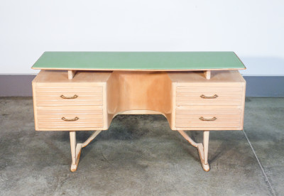 Mobile toilette, console scrivania di design italiano nello stile di V. Valabrega. Legno laccato e piano in vetro. Italia, Anni 40