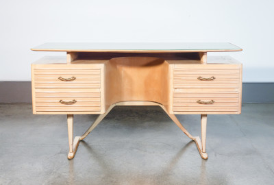 Mobile toilette, console scrivania di design italiano nello stile di V. Valabrega. Legno laccato e piano in vetro. Italia, Anni 40