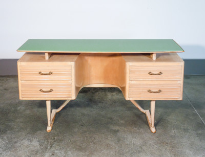 Mobile toilette, console scrivania di design italiano nello stile di V. Valabrega. Legno laccato e piano in vetro. Italia, Anni 40