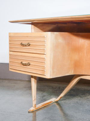 Mobile toilette, console scrivania di design italiano nello stile di V. Valabrega. Legno laccato e piano in vetro. Italia, Anni 40