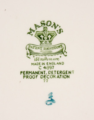 Servizio da tavola MASON'S in ceramica decorata, composto da 41 pezzi. Inghilterra, Novecento
