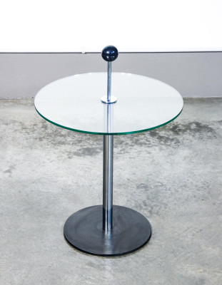 Tavolino basso con piano tondo, design FLY LINE. Italia, Anni 90