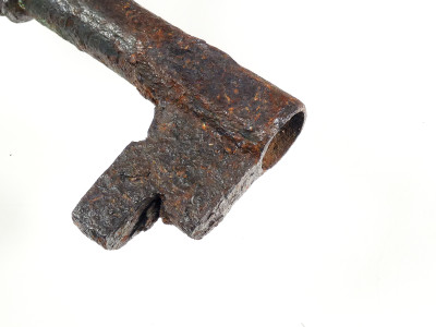 Antica chiave in ferro forgiato e battuto. XVII-XVIII sec.