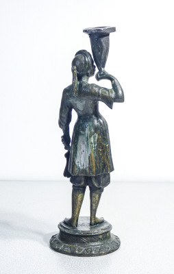 Coppia di portacandele in bronzo raffiguranti due moretti, una donna e un uomo. Fine Ottocento Primo Novecento