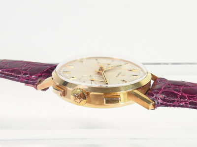 Cronografo da polso ZENITH, cassa in oro 18k cal. 146 DP. Svizzera, Anni 50