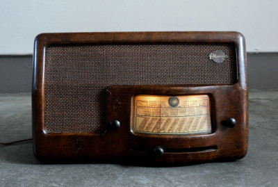 Radio a valvole La Voce del Padrone mod. Marconi 1561. Italia, Anni 40