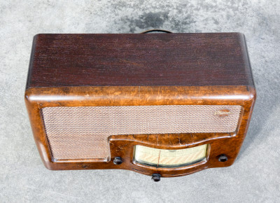 Radio a valvole La Voce del Padrone mod. Marconi 1561. Italia, Anni 40