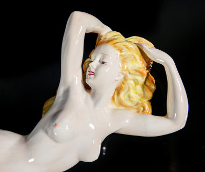 Scultura in ceramica C.I.A. Manna Nudo femminile disteso. Torino Italia, Anni 30