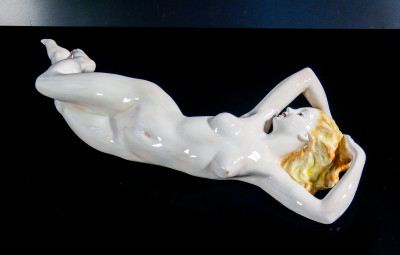 Scultura in ceramica C.I.A. Manna Nudo femminile disteso. Torino Italia, Anni 30
