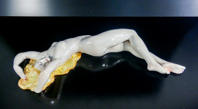 Scultura in ceramica C.I.A. Manna Nudo femminile disteso. Torino Italia, Anni 30