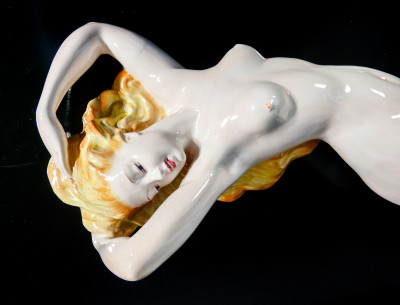 Scultura in ceramica C.I.A. Manna Nudo femminile disteso. Torino Italia, Anni 30