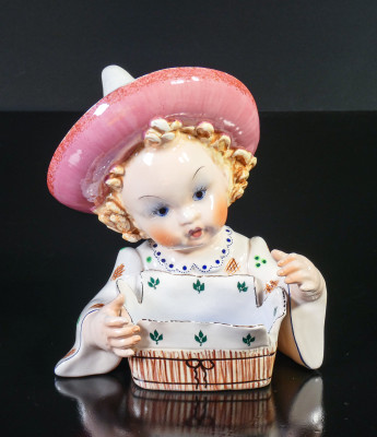 Scultura in porcellana dipinta a mano di Giovanni GIRARDI Bambina. Italia, Anni 50