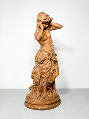 Scultura in terracotta, firmata Eugène THIVIER (1845 - 1920) Venere con putto Francia, Secondo Ottocento