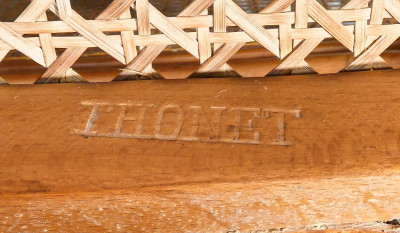 Sedia a dondolo Gebrüder THONET modello nr. 4 in legno di faggio curvato. Austria, Fine Ottocento Primo Novecento