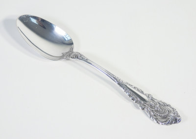 Servizio da tavola WALLACE Sterling Grande Baroque in argento 925 composto da 61 pezzi. Stati Uniti, XX sec.