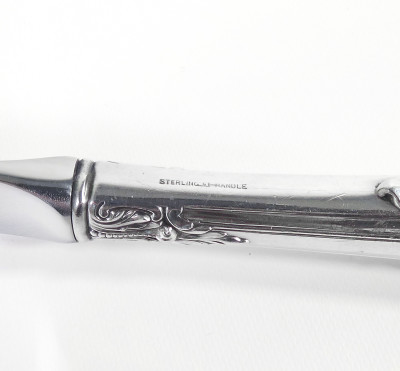 Servizio da tavola WALLACE Sterling Grande Baroque in argento 925 composto da 61 pezzi. Stati Uniti, XX sec.