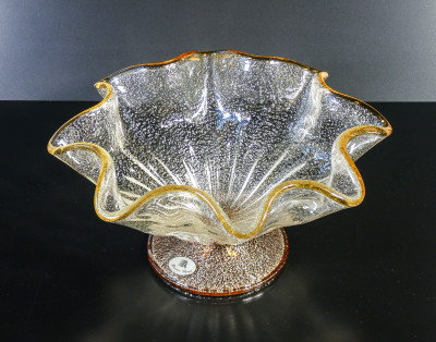 Vaso centrotavola in vetro soffiato policromo di Murano. Maestri Vetrai. Italia, Anni 70