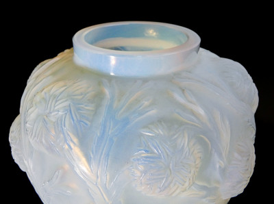 Vaso in vetro opalescente Art Decò, firmato Marius Ernest SABINO (Sabino France) Francia, 1930