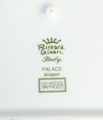 Vaso e piatto in porcellana collezione Palace, design Gian Battista VANNOZZI per RICHARD GINORI. Italia, Anni 90
