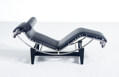 Modellino della chaise longue LC4. Design LE CORBUSIER, JEANNERET, PERRIAND per Cassina. Italia