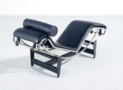 Modellino della chaise longue LC4. Design LE CORBUSIER, JEANNERET, PERRIAND per Cassina. Italia