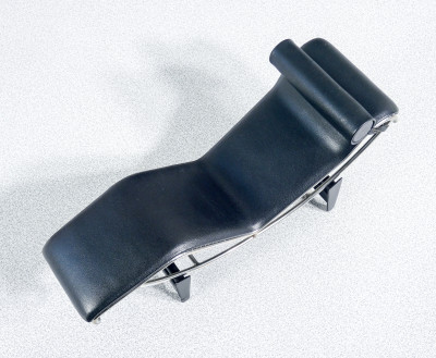 Modellino della chaise longue LC4. Design LE CORBUSIER, JEANNERET, PERRIAND per Cassina. Italia