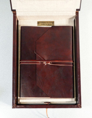 Edizione in facsimile del CODICE FORSTER I di Leonardo da Vinci, con commentario. Numerato 47/199. Napoli