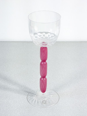 Collezione completa Bicchieri in Scena, design Alessandro MENDINI per VENINI, con tre basamenti firmati e catalogo. Murano, 1993-94-95