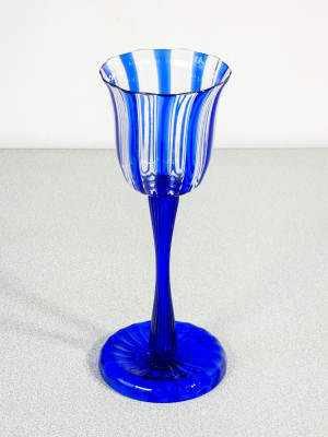 Collezione completa Bicchieri in Scena, design Alessandro MENDINI per VENINI, con tre basamenti firmati e catalogo. Murano, 1993-94-95