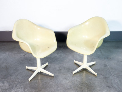 ?? COPPIA SEDIE DESIGN CHARLES RAY EAMES PER HERMAN MILLER GIREVOLI VINTAGE