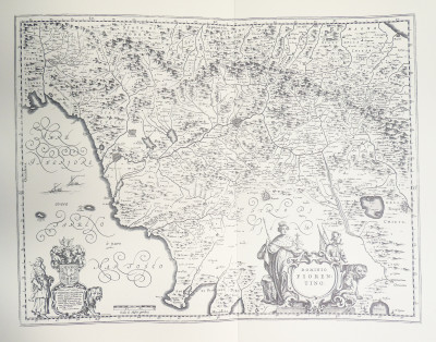 Volume da collezione I MEDICI e gli ASBURGO LORENA, Edizioni d'Italia - Editalia, a cura di Arrigo Pecchioli, riccamente illustrato, con copertina in cuoio sblazato. Esemplare 485/2499. Italia, 1991
