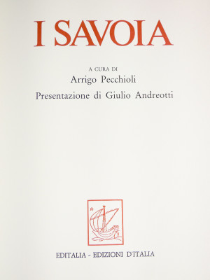 Volume da collezione I SAVOIA, Edizioni d'Italia - Editalia, a cura di Arrigo Pecchioli, riccamente illustrato, con copertina in cuoio sblazato. Esemplare 364/2499. Italia, 1991
