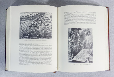 Volume da collezione I SAVOIA, Edizioni d'Italia - Editalia, a cura di Arrigo Pecchioli, riccamente illustrato, con copertina in cuoio sblazato. Esemplare 364/2499. Italia, 1991