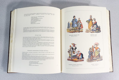 Volume da collezione TORINO, Edizioni d'Italia - Editalia, a cura di Arturo Barberis e Ezio Gianotti, riccamente illustrato, con copertina in cuoio sblazato. Esemplare 1016/1999. Italia, 1978