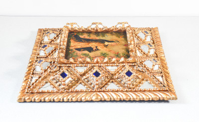 Dipinto a olio su tela Santa Rosa da Lima, scuola di Cuzco. Cornice in stile barocco andino, in legno scolpito e dorato, decorato con specchi. Perù, Inizio Settecento