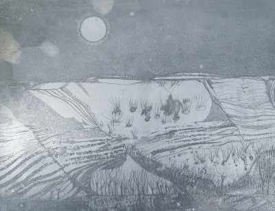 Scatola in legno con lastra litografica dell'opera di Tino AIME Notturno sulla Langa, inserita nel coperchio. Italia, Anni 70