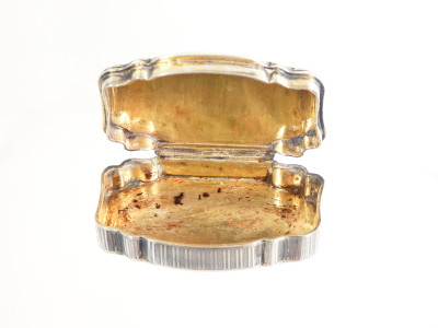 Scatolina porta pastiglie in argento e smalti. Primo Novecento
