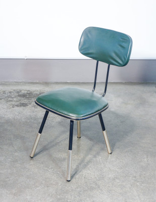 Scrivania da bambino con tre cassetti e sedia, design di Umberto MASCAGNI. Italia, Anni 50
