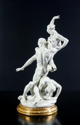 Gruppo scultoreo in porcellana firmata Giuseppe CAPPÉ Ratto delle Sabine. Italia, Anni 60