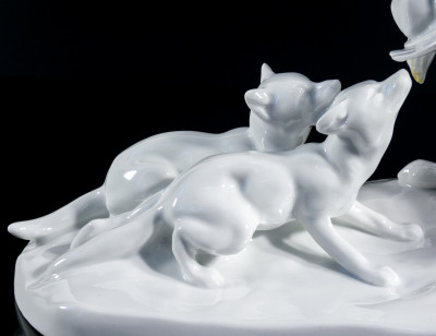 Scultura in porcellana Gruppo di volpi KPM Berlin Erich Schmidt Kestner. Germania, Primo Novecento