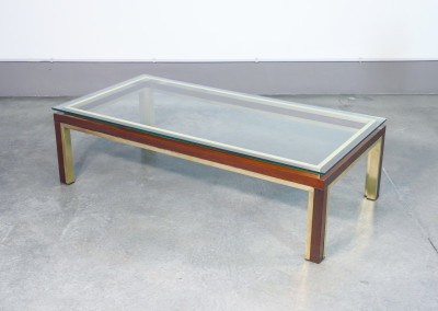 Tavolino da fumo di design italiano in legno, ottone e vetro. Italia, Anni 50
