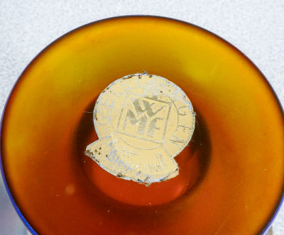 Vaso, coppa in vetro soffiato iridescente WMF serie Myra. Germania, Anni 20/30