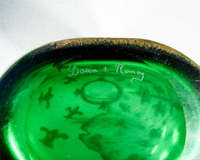 Vaso DAUM Frères in vetro soffiato e acidato, con Gigli, Croci di Lorena e una Spada Coronata. Nancy, Ultimo quarto dell'Ottocento