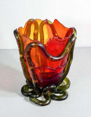 Vaso in resina Indian Summer Extracolor L design Gaetano PESCE per FISH Design. Italia, 2017