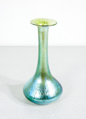 Vaso in vetro soffiato iridescente LOETZ Austria Papillon crete. Fine Ottocento, Primissimo Novecento