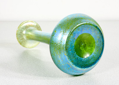 Vaso in vetro soffiato iridescente LOETZ Austria Papillon crete. Fine Ottocento, Primissimo Novecento