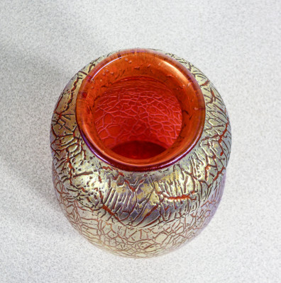 Vaso in vetro soffiato iridescente LOETZ Mimosa. 1907