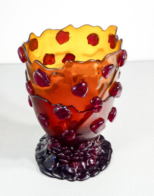 Vaso in resina Nugget design Gaetano PESCE per FISH Design. Italia, 2017