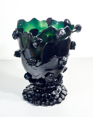 Vaso in resina Nugget design Gaetano PESCE per FISH Design. Italia, 2018