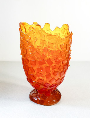 Vaso in resina Rock design Gaetano PESCE per FISH Design. Italia, 2017
